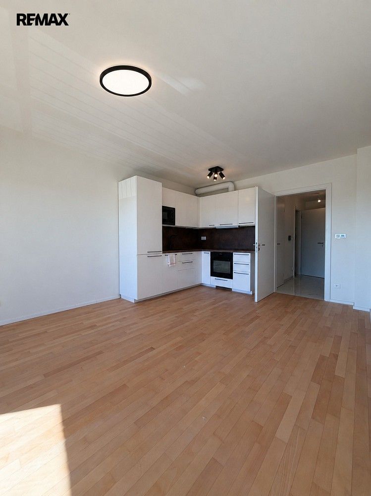 Pronájem byt 1+kk - Pražská, Praha 10 - Hostivař, 35 m² - 5