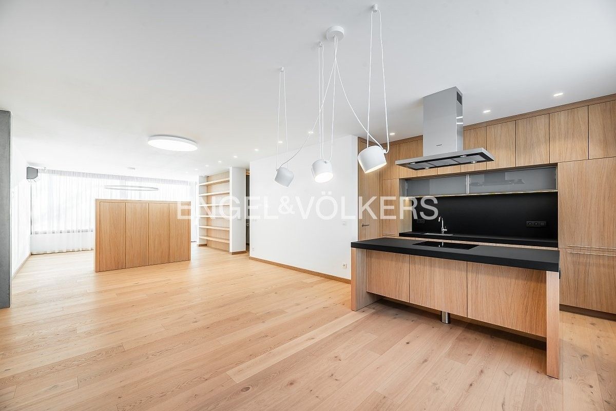 4+kk, Valčíkova, Praha, 138 m²