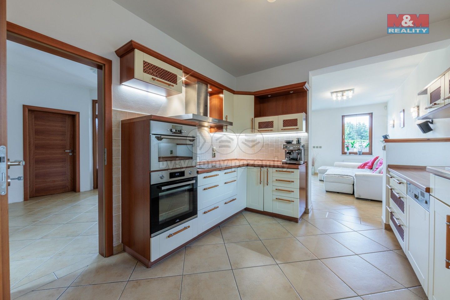 Prodej rodinný dům - Mezirolí, Nová Role, 221 m²