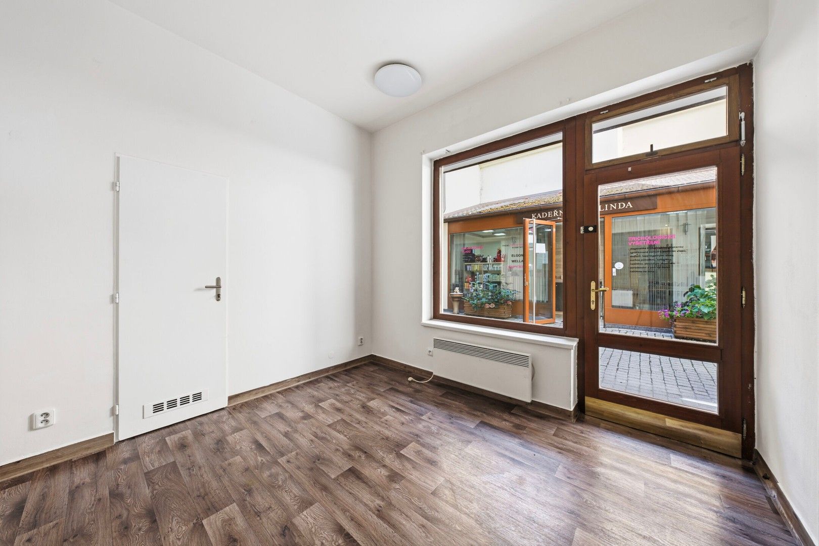 Obchodní prostory, náměstí Republiky 131, Plzeň Vnitřní Město, 29 m² - 1