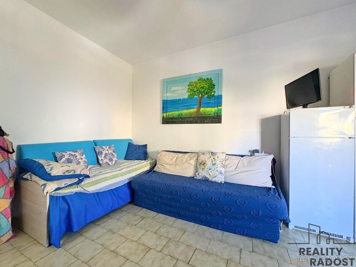 Byty, 987 66, Zahraničí