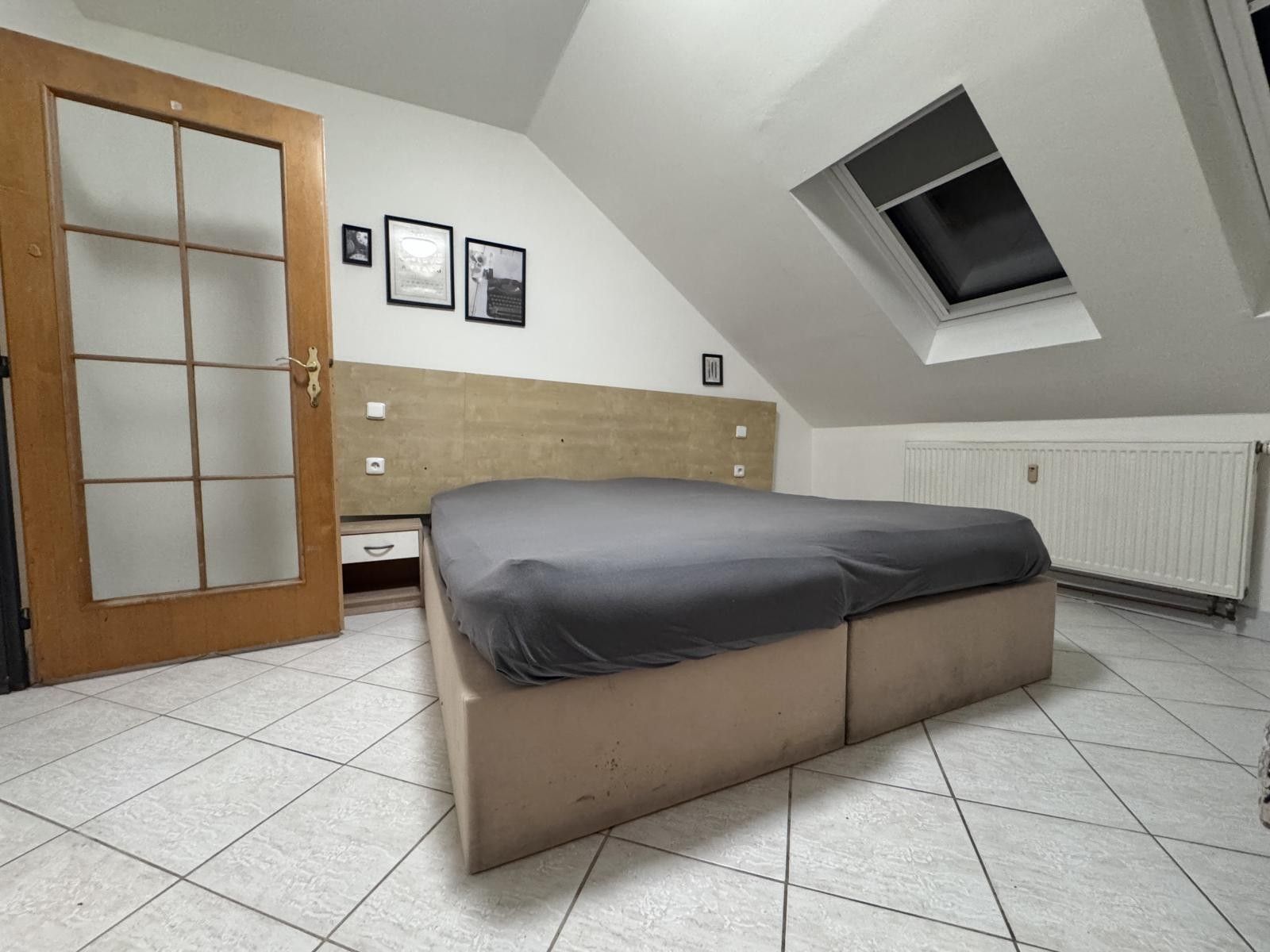 Pronájem byt 2+kk - U Santošky, Praha, 50 m²