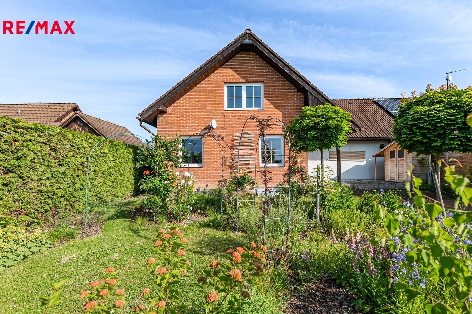 Prodej rodinný dům - K Tuchoměřicům, Praha, 284 m²