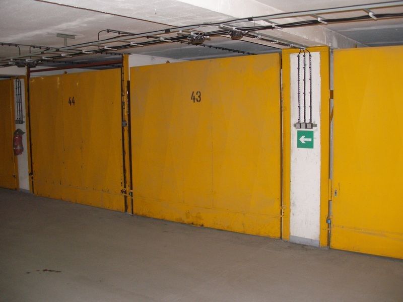 Garáže, Praha, 161 00