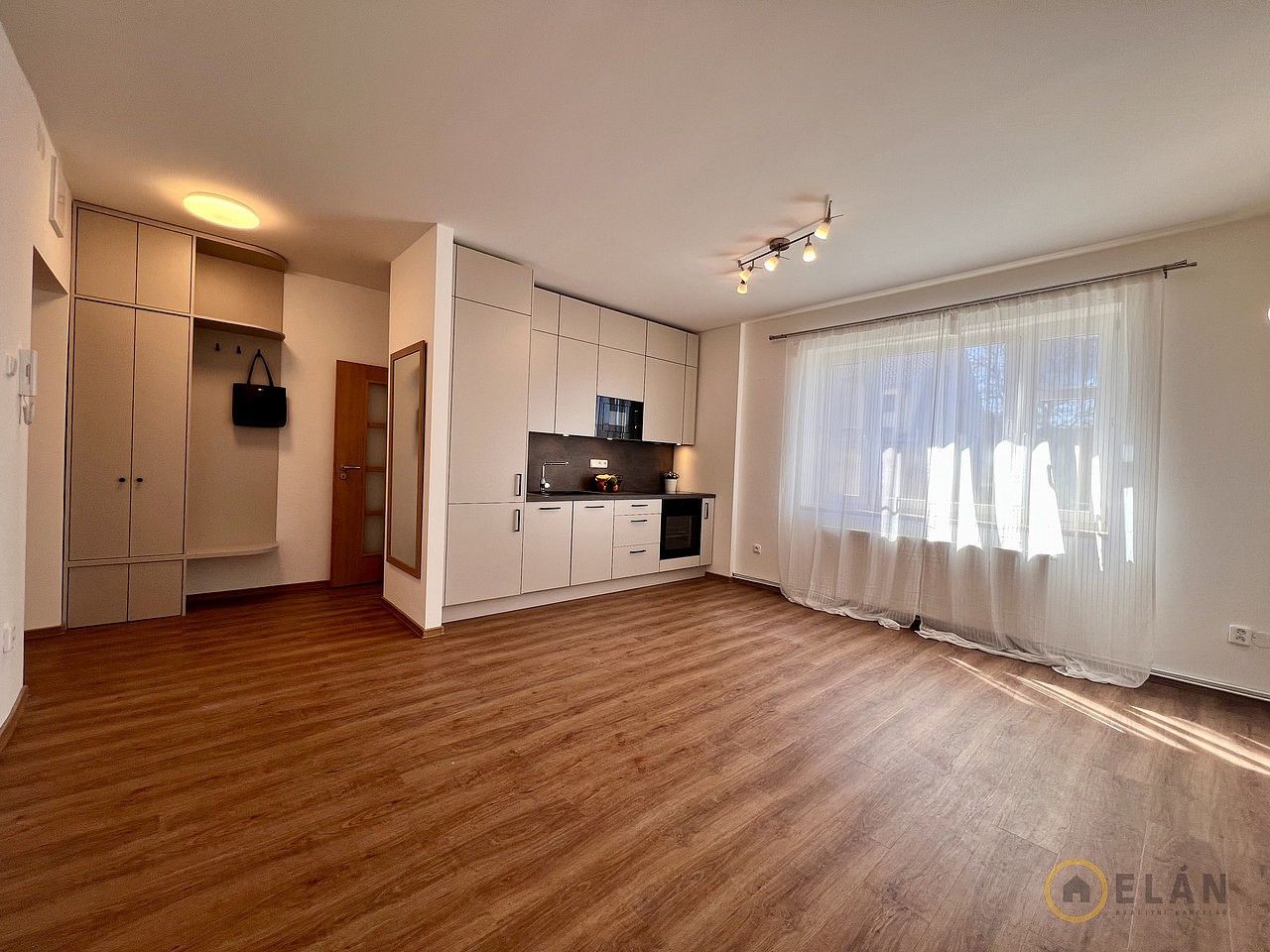 Pronájem byt 2+kk - Vašátkova, Čelákovice, okres Praha-východ, 51 m² - 2