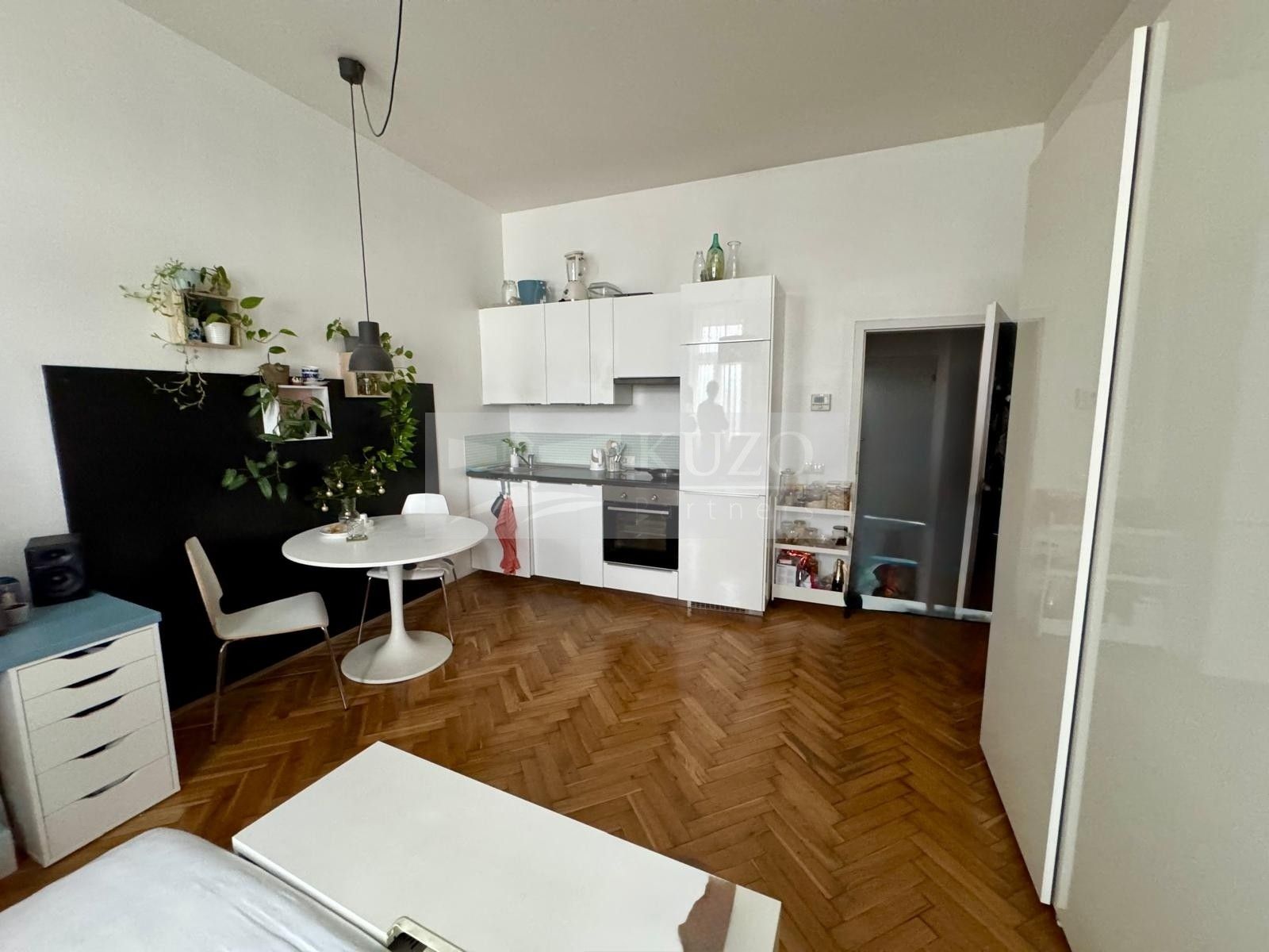 1+kk, Strojnická, Praha, 30 m²