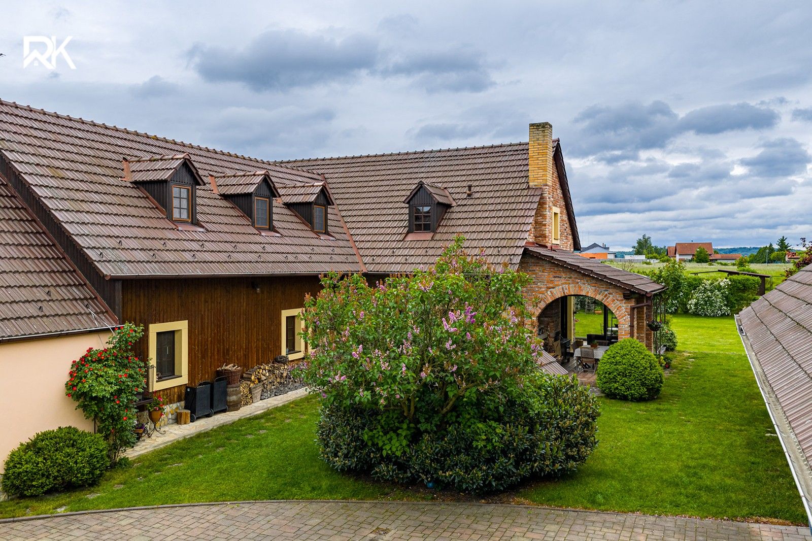 Prodej rodinný dům - Bříství, 375 m²