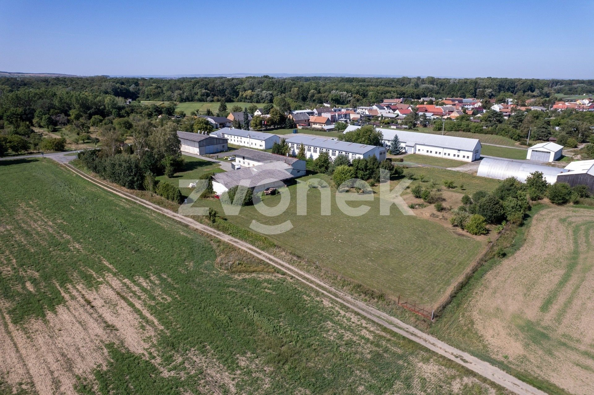 Prodej komerční pozemek - Chropyně Plešovec - 5
