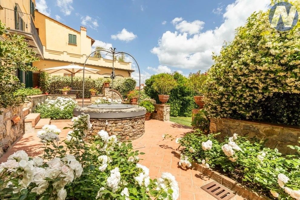 Rodinné domy, 987 66, Zahraničí