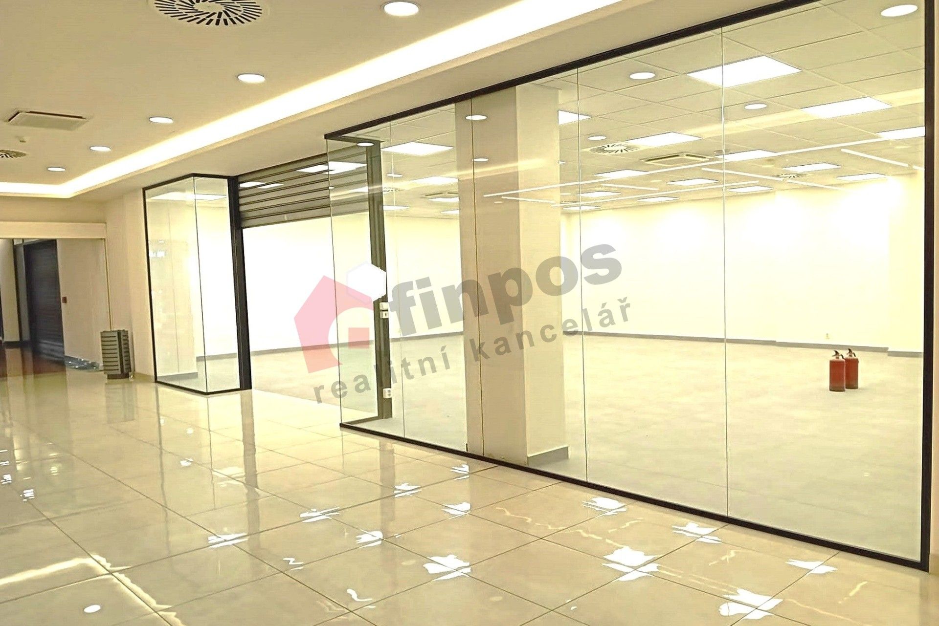 Pronájem obchodní prostory - 9. května 2886, Tábor, 107 m²