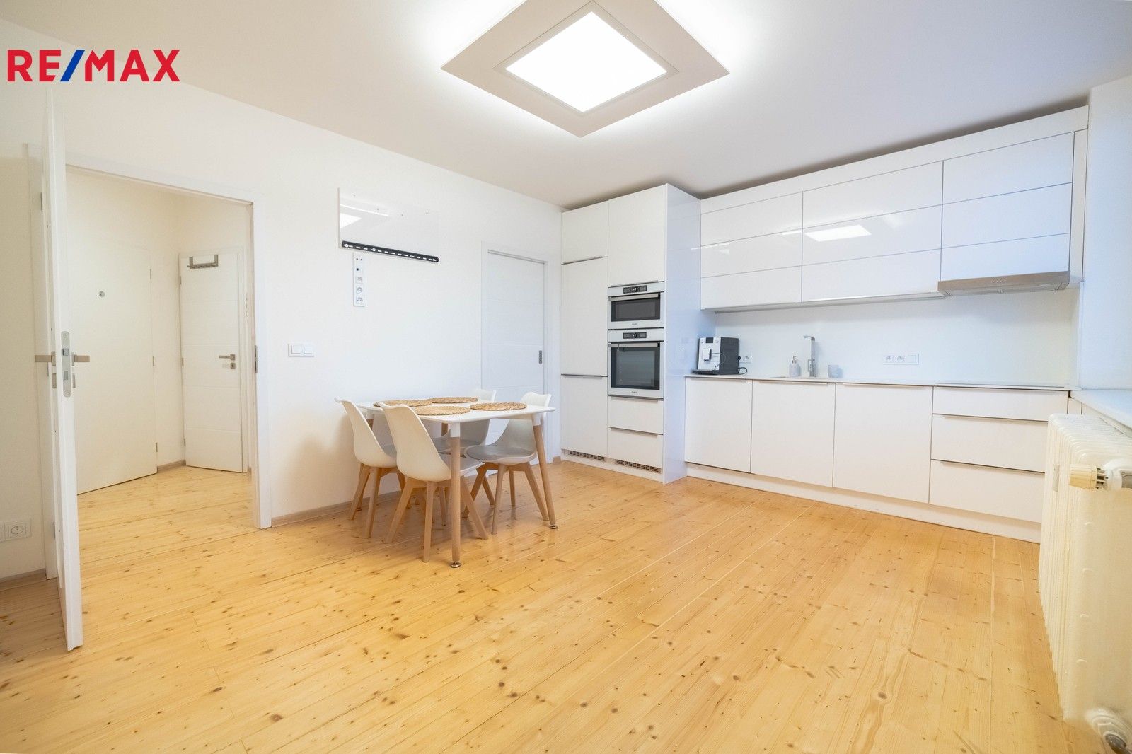 Prodej byt 2+kk - Oskara Nedbala, Hradec Králové, 46 m²