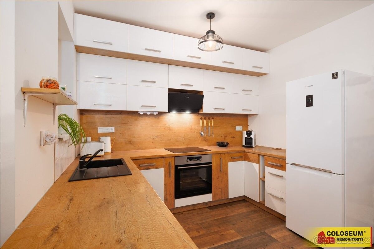 Rodinné domy, Břežany u Znojma, 671 65