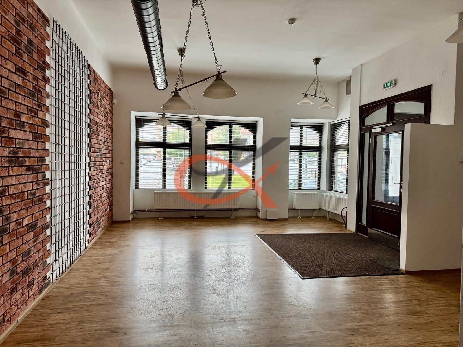 Pronájem obchodní prostory - Náměstí, Valašské Meziříčí, 90 m²