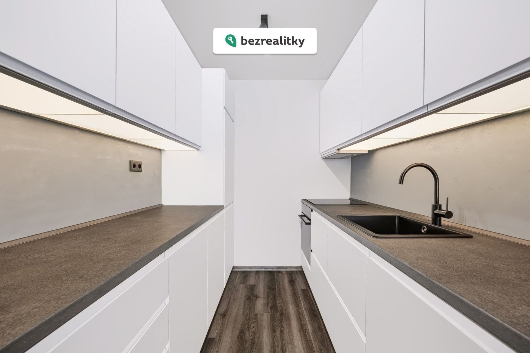 Byt 2+kk · 43 m² · Kostřínská 582, Praha Bohnice - 3