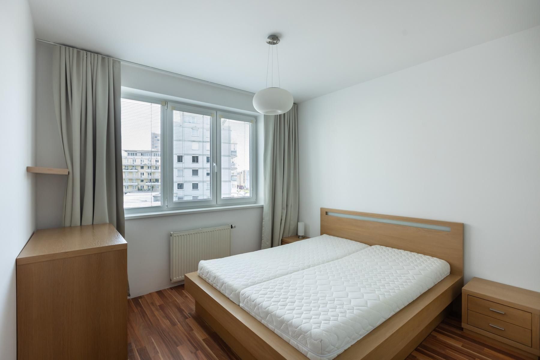 Byt 3+kk · 82 m² · Sluneční náměstí, Praha - 3