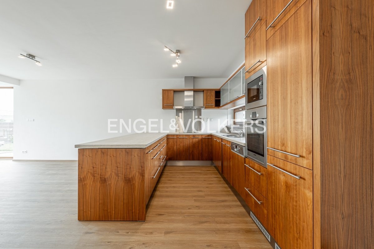 Pronájem rodinný dům - Břežánecká 786, Praha Jinonice, 265 m² - 5