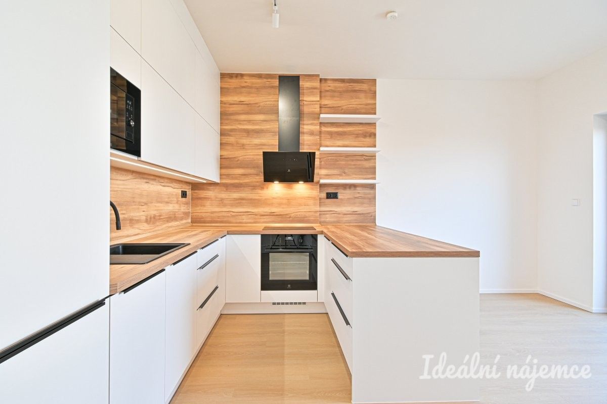 Pronájem byt 2+kk - Nové sady, Brno, 51 m²