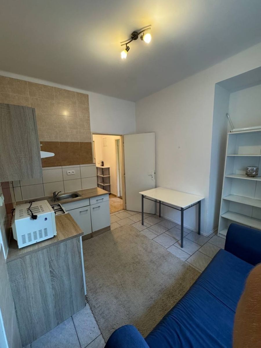 Byt 1+1 · 38 m² · 28. pluku, Praha - Vršovice - 3