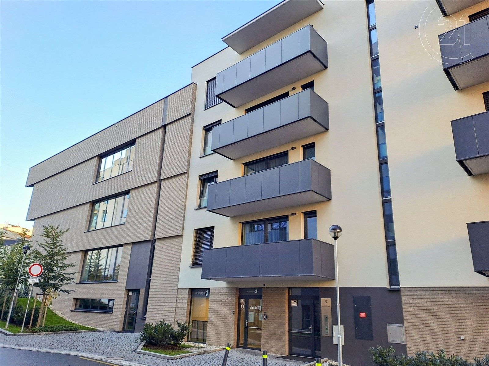 Pronájem byt 1+kk - U Viktorie, Praha, 57 m²