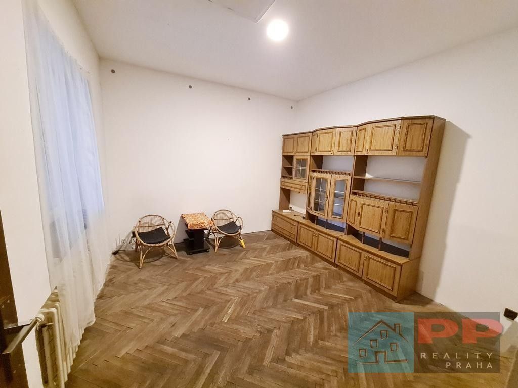 Pronájem byt 2+kk - Petra Bezruče, Pečky, 35 m²
