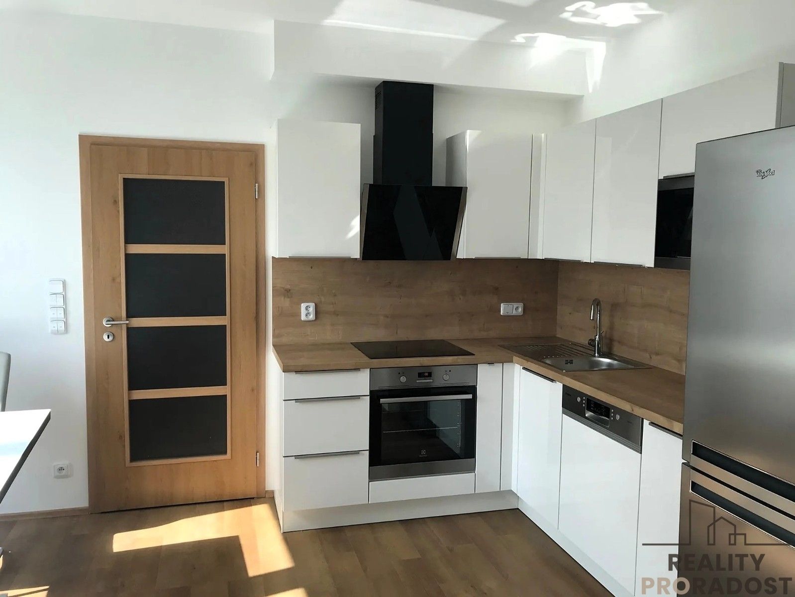 Pronájem byt 2+kk - Lovosická, Praha, 56 m²