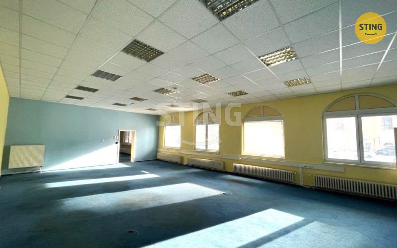 Pronájem kancelář - Na Najmanské, Ostrava, 342 m²