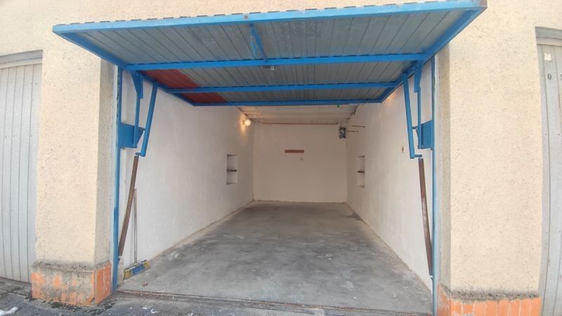 Garáže, Mrštíkova, Hradec Králové, 15 m²