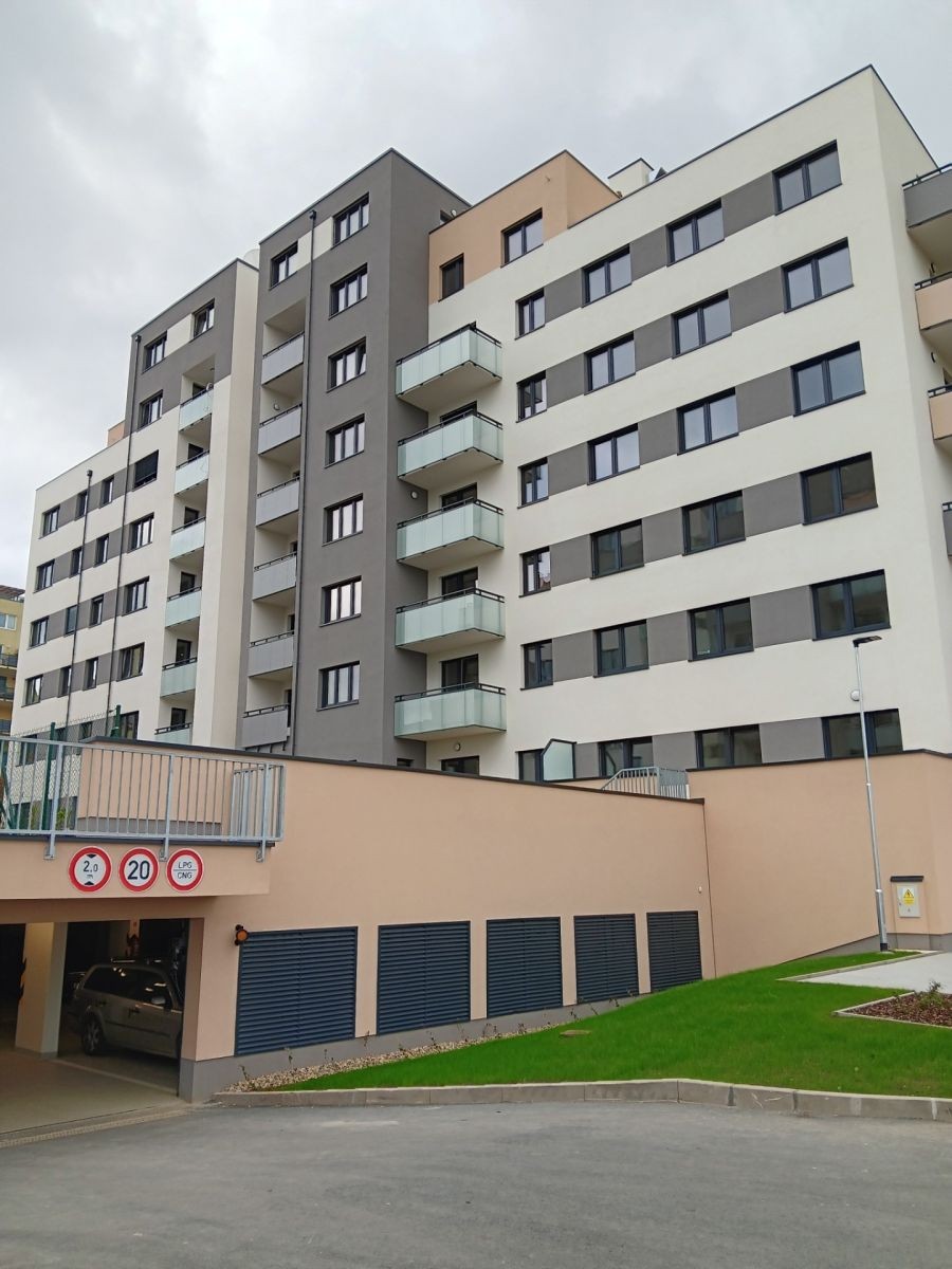 Pronájem garáž - Miloše Havla, Praha - Hlubočepy, 14 m² - 2