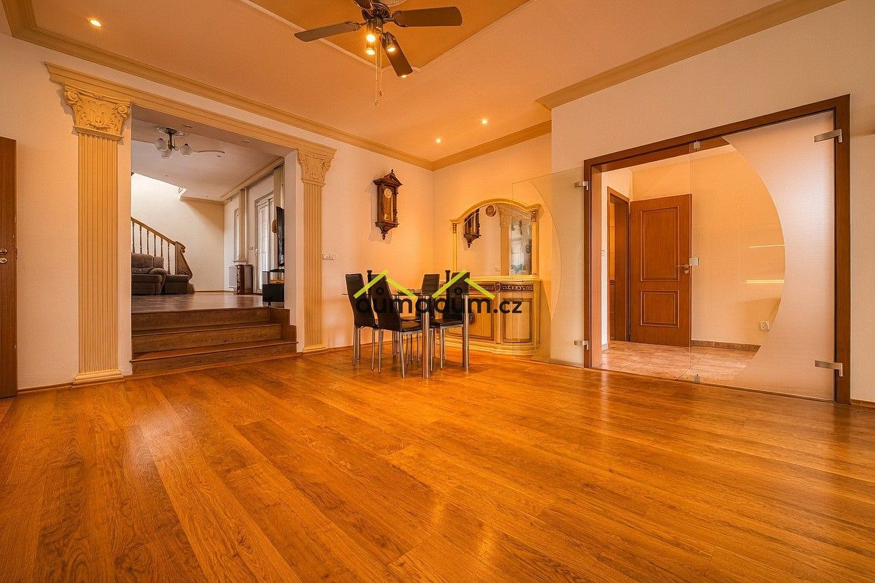 Rodinný dům · 450 m² · Praha - Řepy, okres Praha 17, Hlavní město Praha - 3