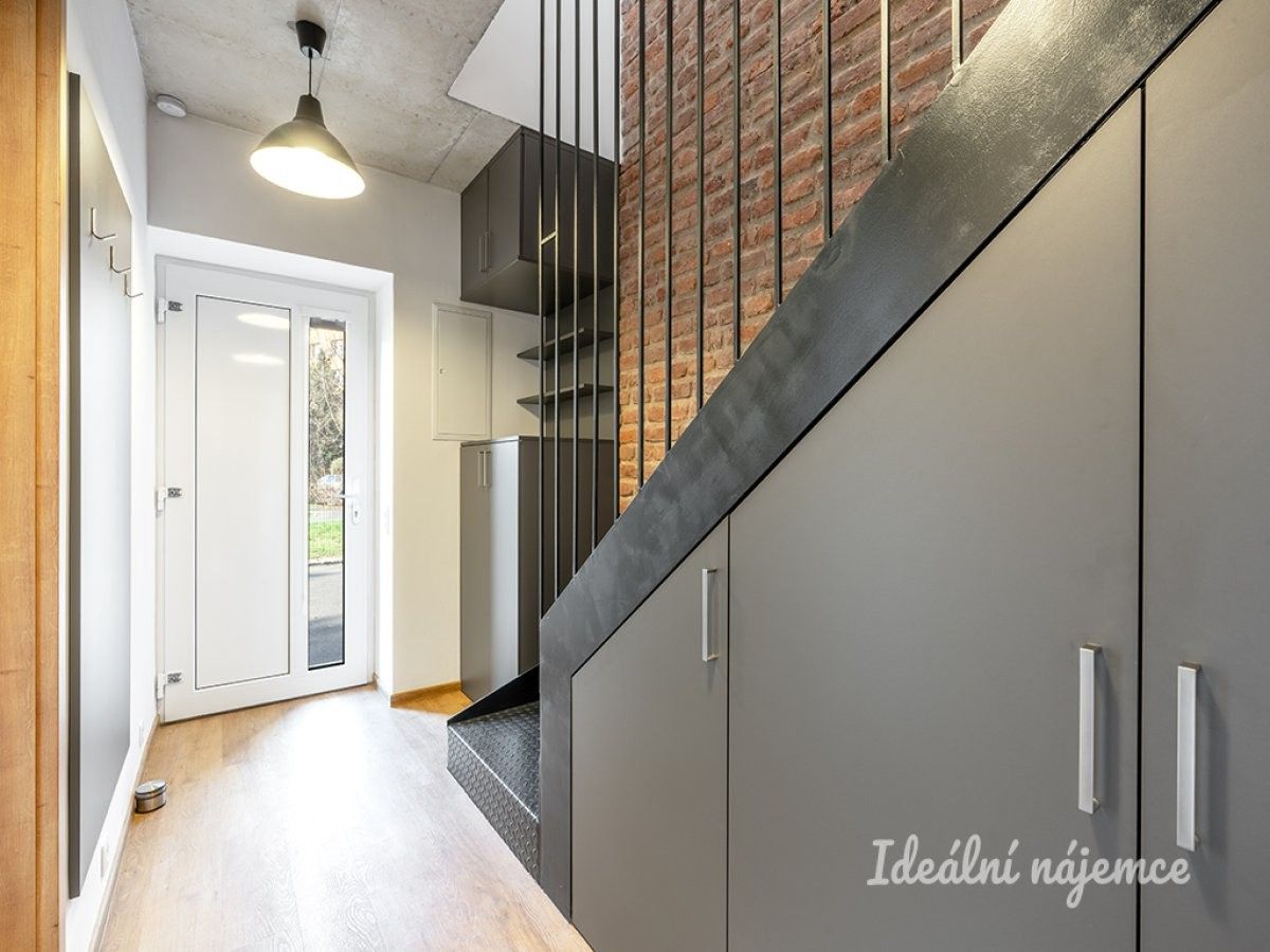 Pronájem byt 3+kk - Zárubova, Praha, 68 m²