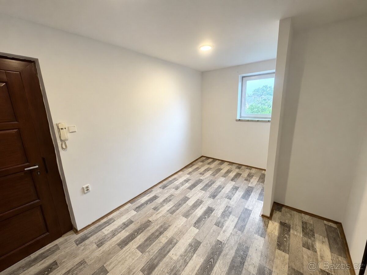 Byt 2+kk · 40 m² · Česká Lípa - 4