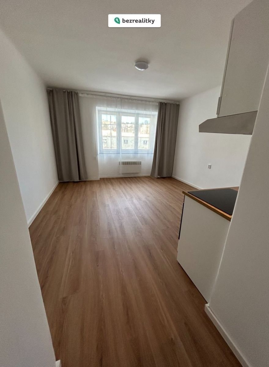 1+kk, Kolbenova, Praha, 32 m²
