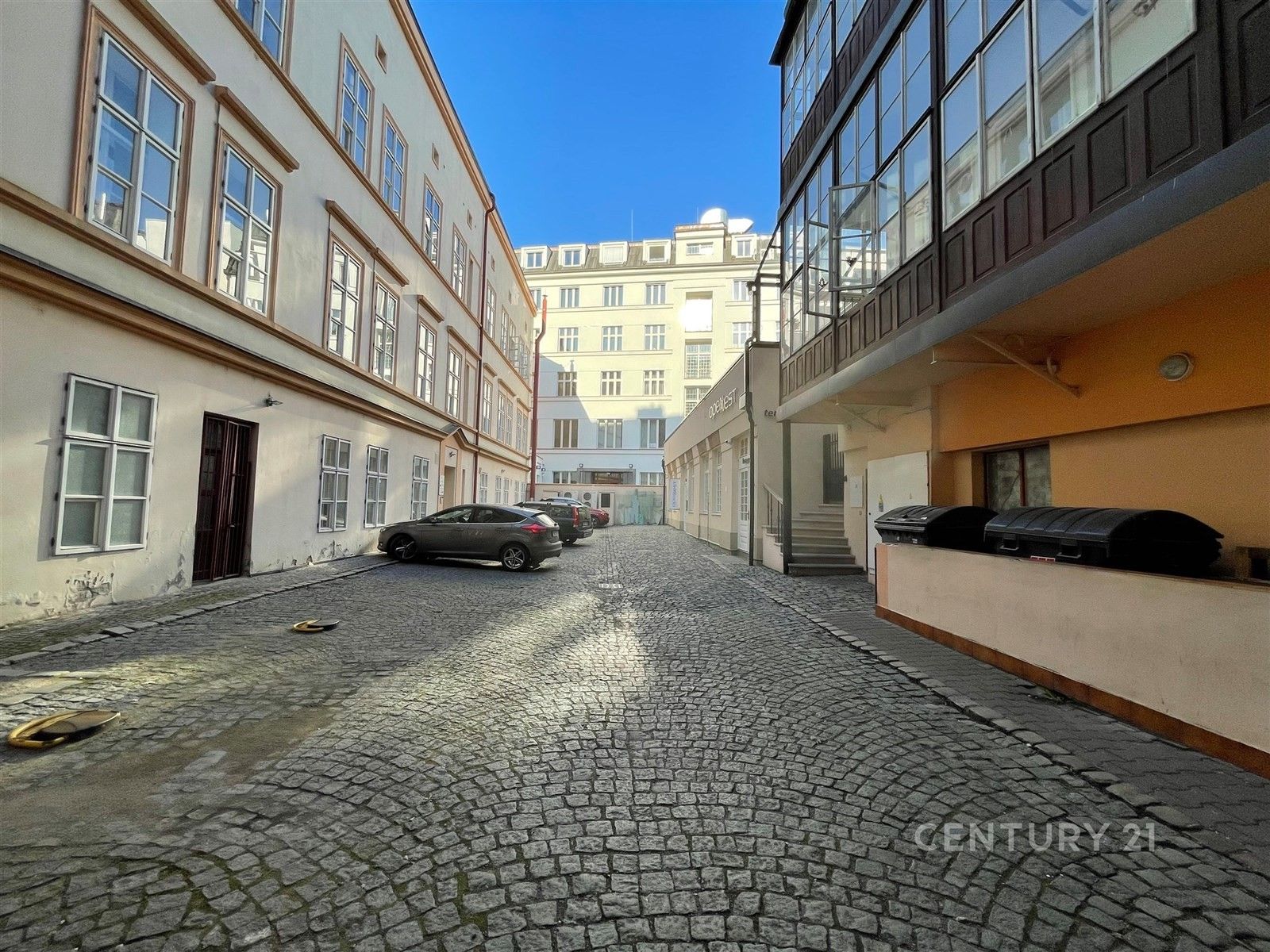 Pronájem byt 1+1 - Křemencova, Praha, 35 m²