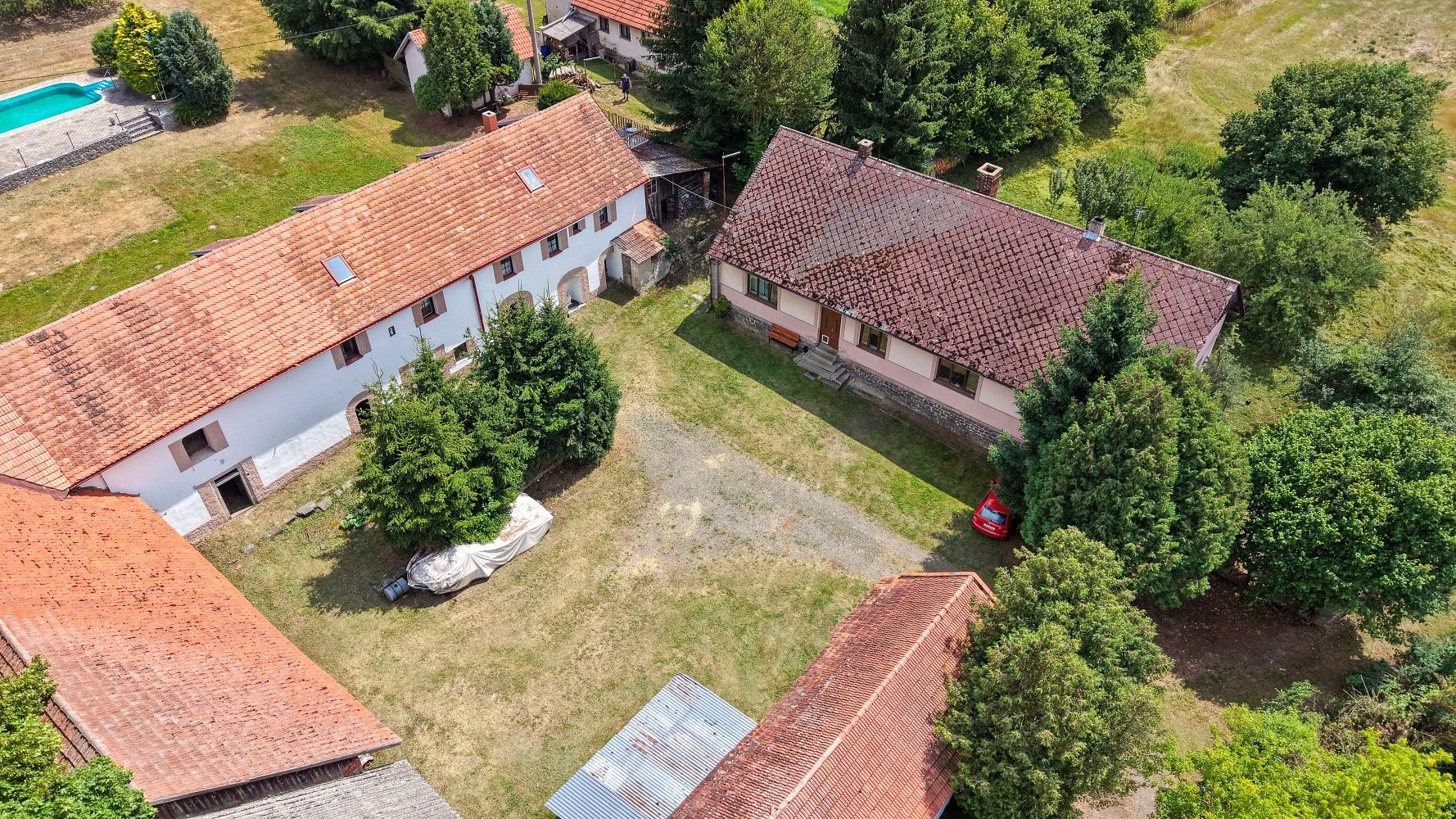 Prodej dům - Neveklov - Borovka, okres Benešov, 550 m² - 5