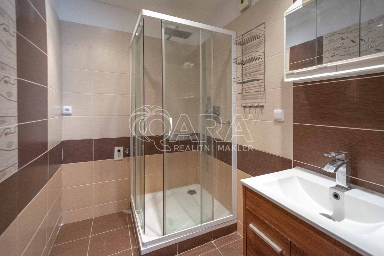 Prodej byt 3+1 - Dr. E. Beneše, Neratovice, 67 m²