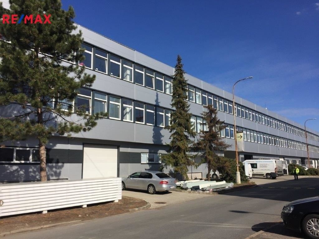 Sklady, U továren, Praha, 650 m²