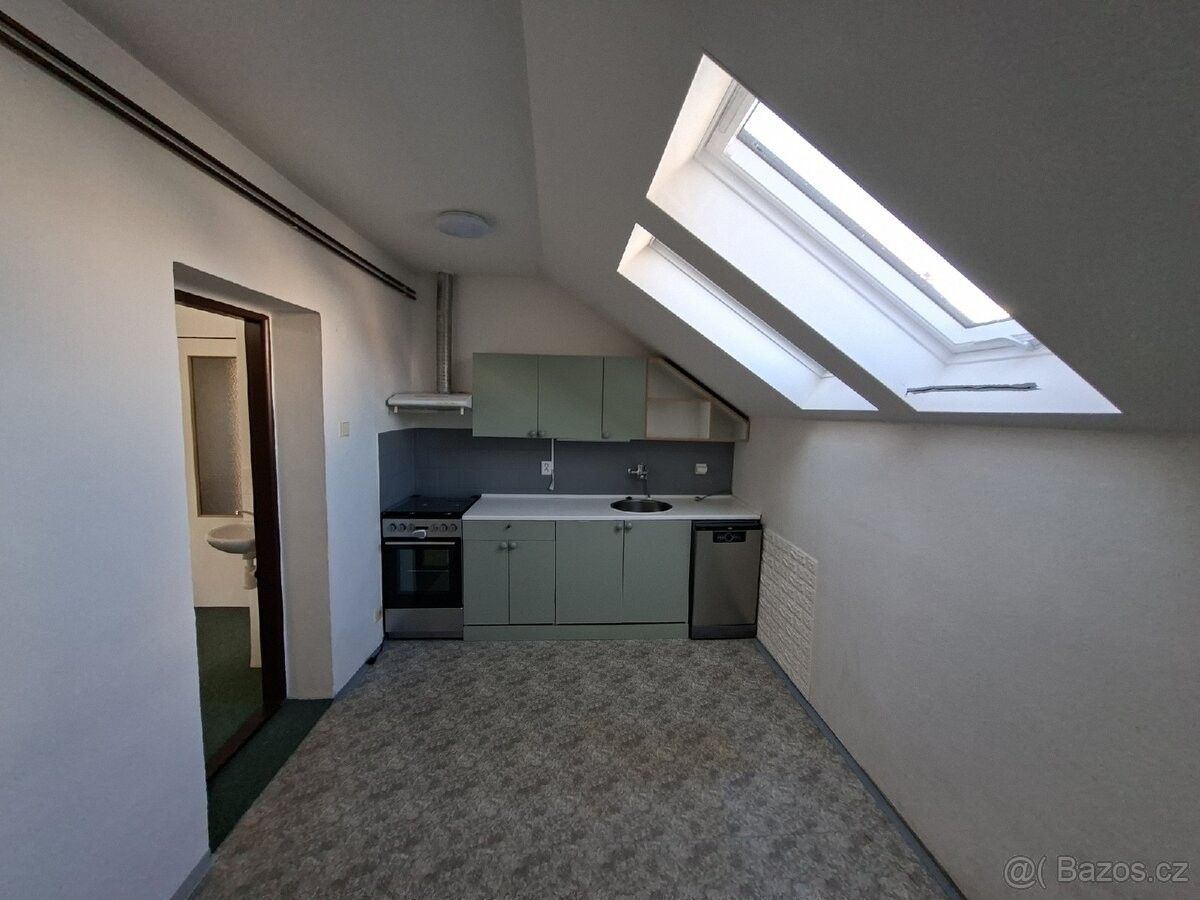 Byty, Nové Město nad Metují, 549 01 - 1