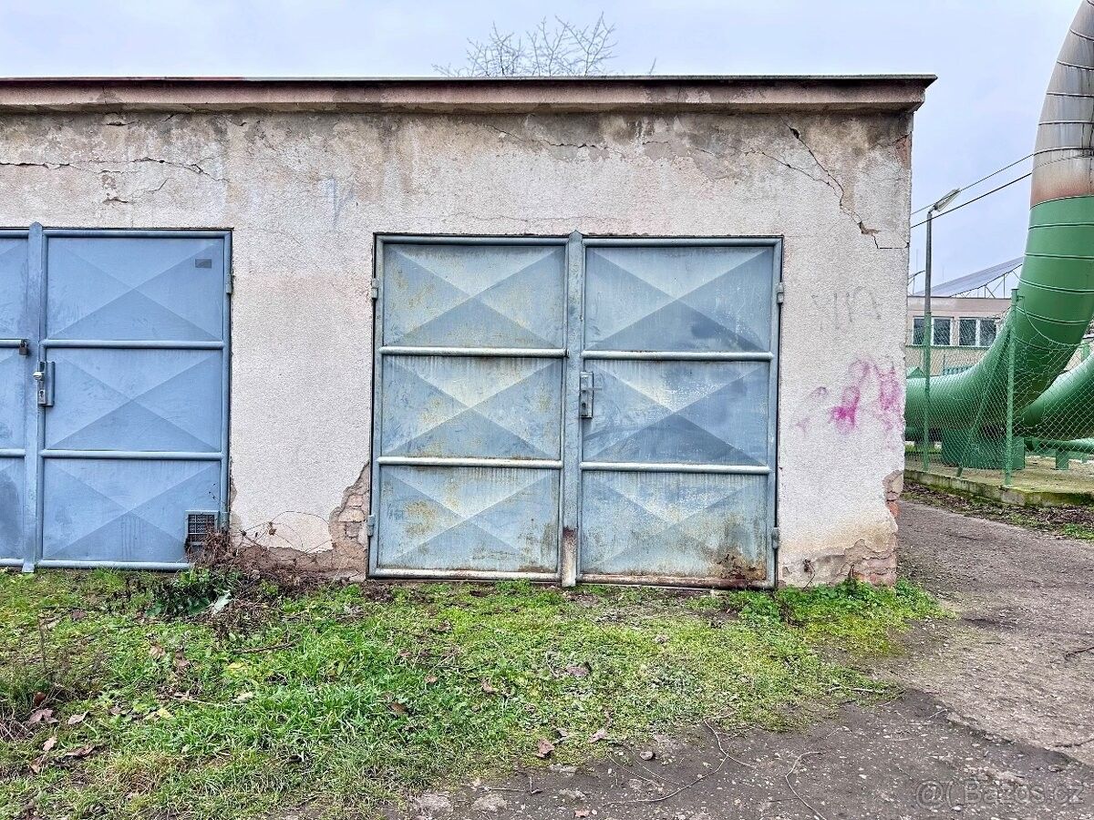 Garáže, Chrudim, 537 01