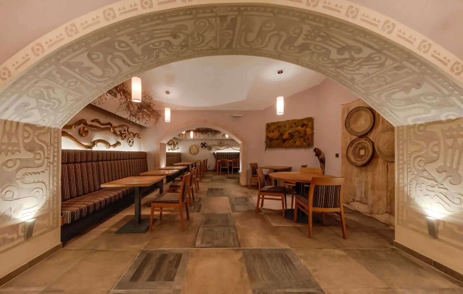 Restaurace, 425 m²