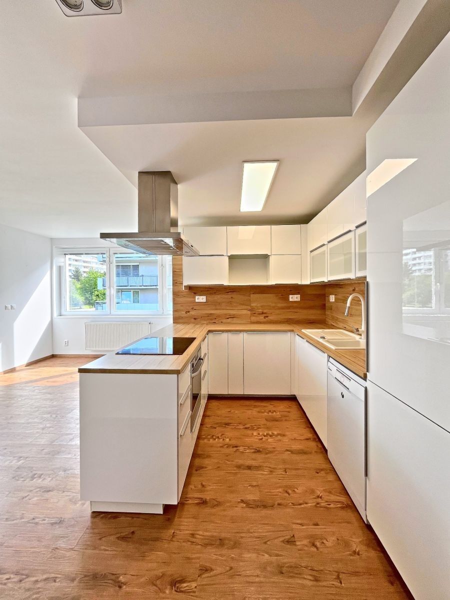 Byt 3+kk · 64 m² · Jurkovičova, Praha - Háje - 3