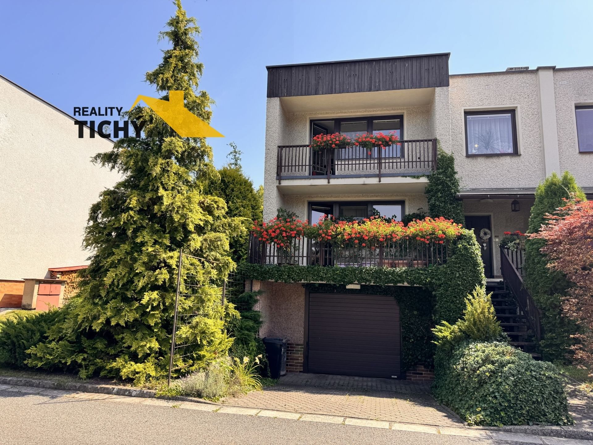 Rodinné domy, Na louce, Hronov, 171 m²