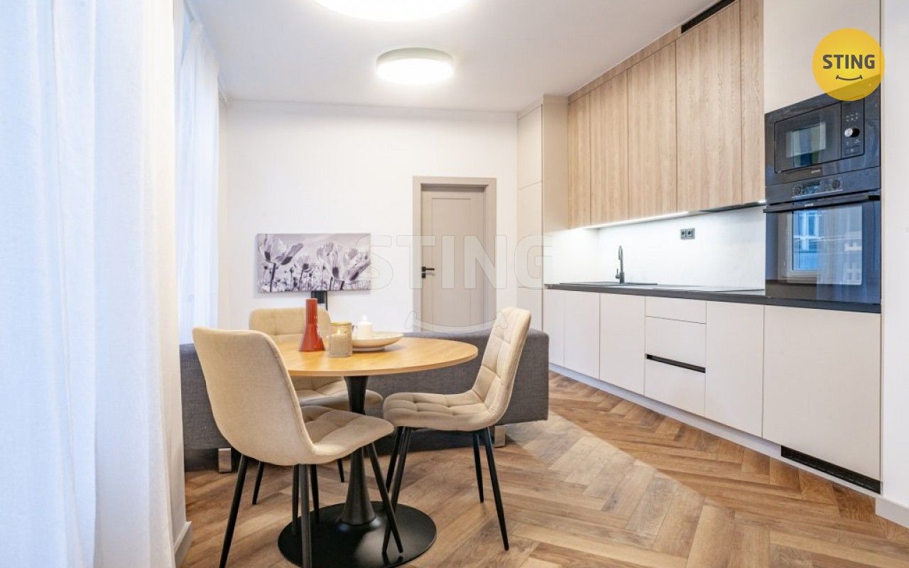 Pronájem byt 2+kk - Nádražní, Ostrava, 47 m²