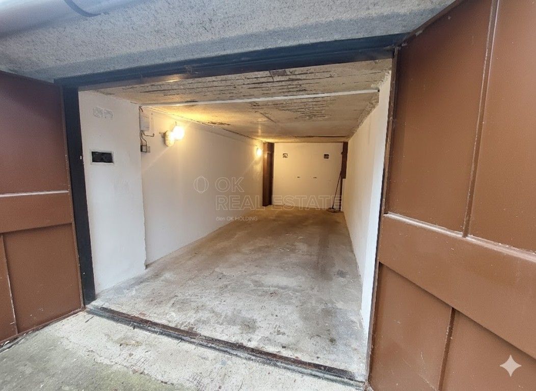 Pronájem garáž - Brno, 15 m²