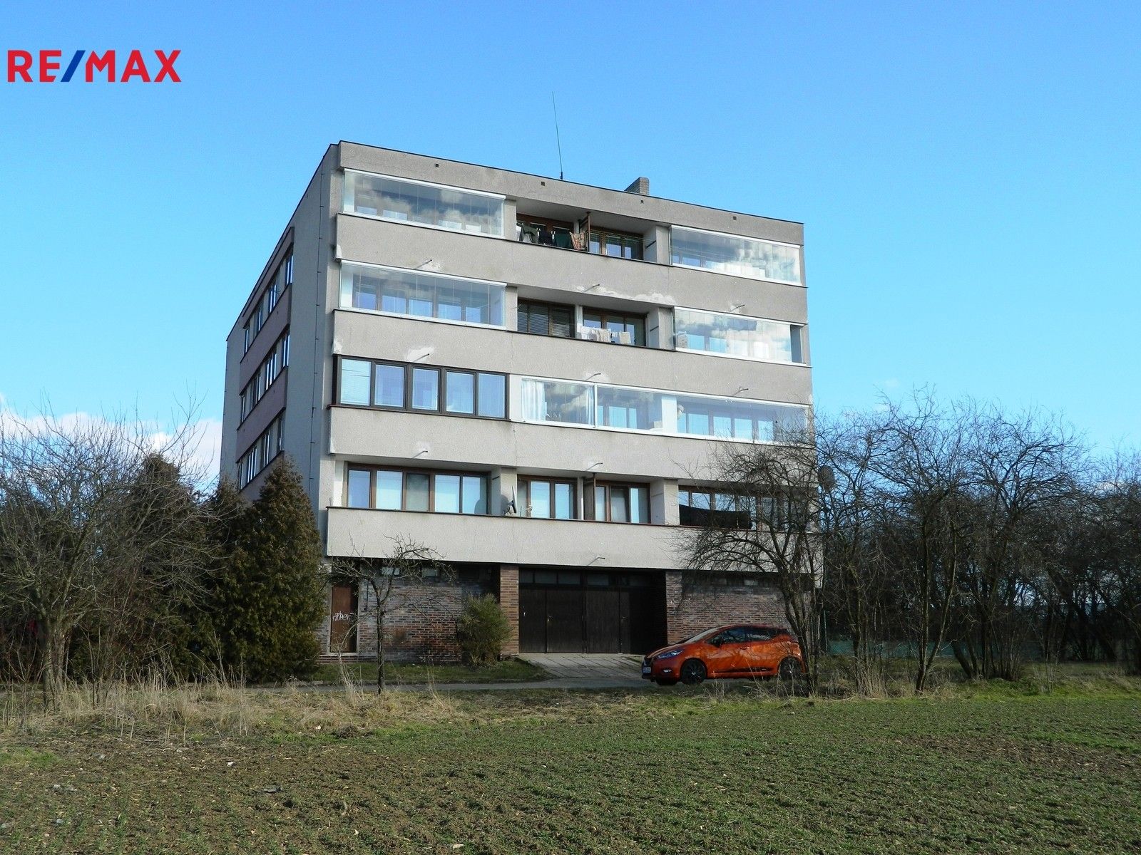 Pronájem garáž - V Sadě 1505, Vlašim, 15 m²