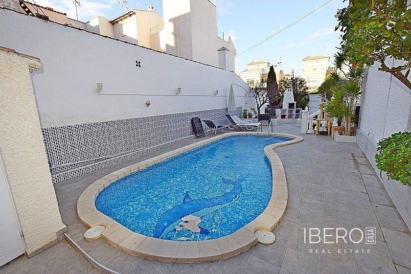 Prodej rodinný dům - Torrevieja, ES, 200 m² - 2