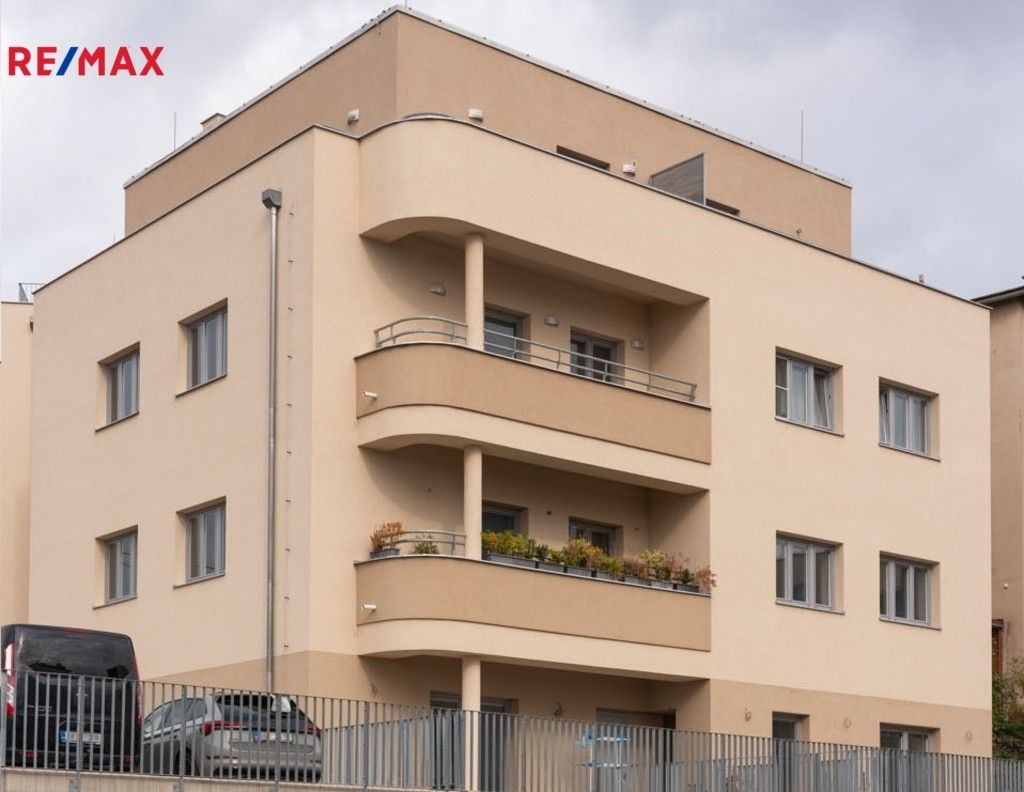 Pronájem byt 2+kk - Nad Rokoskou, Praha, 70 m²