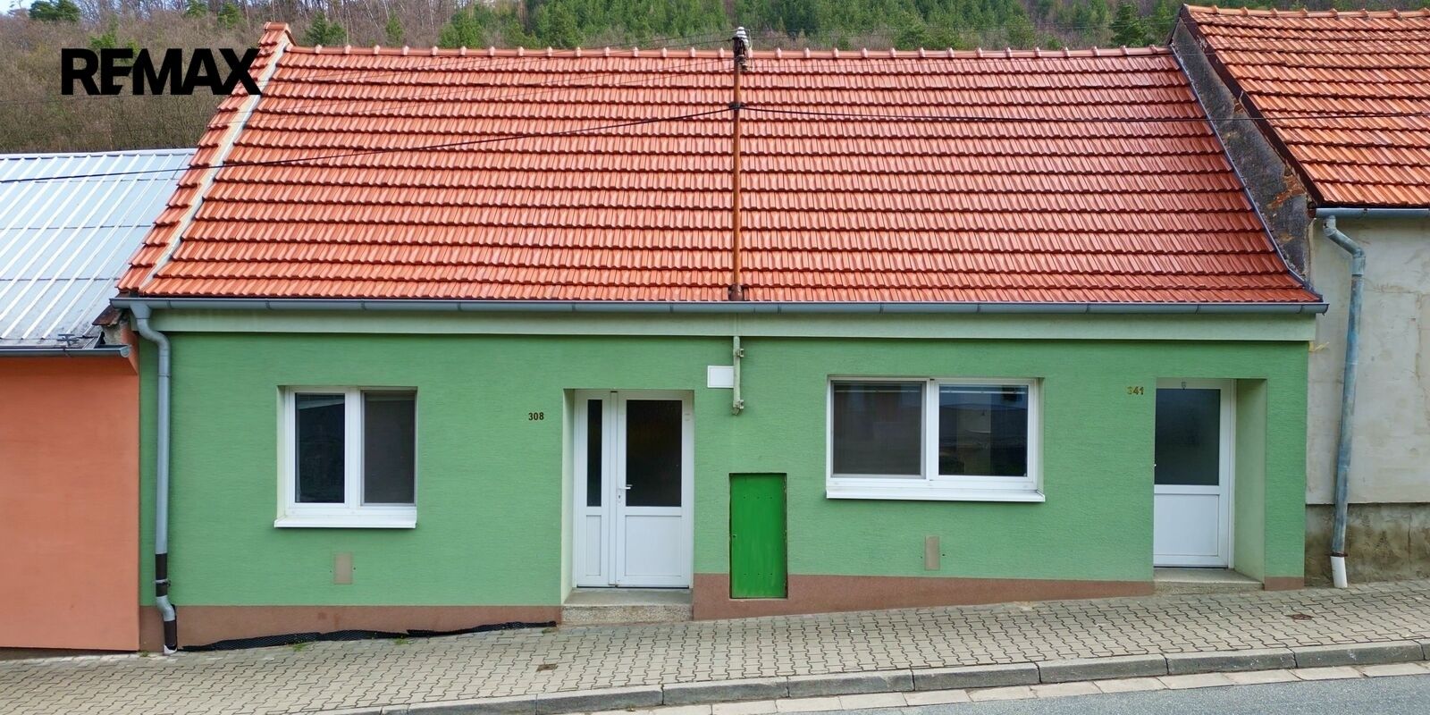 Prodej rodinný dům - Lhotka 341, Koryčany, 150 m² - 1