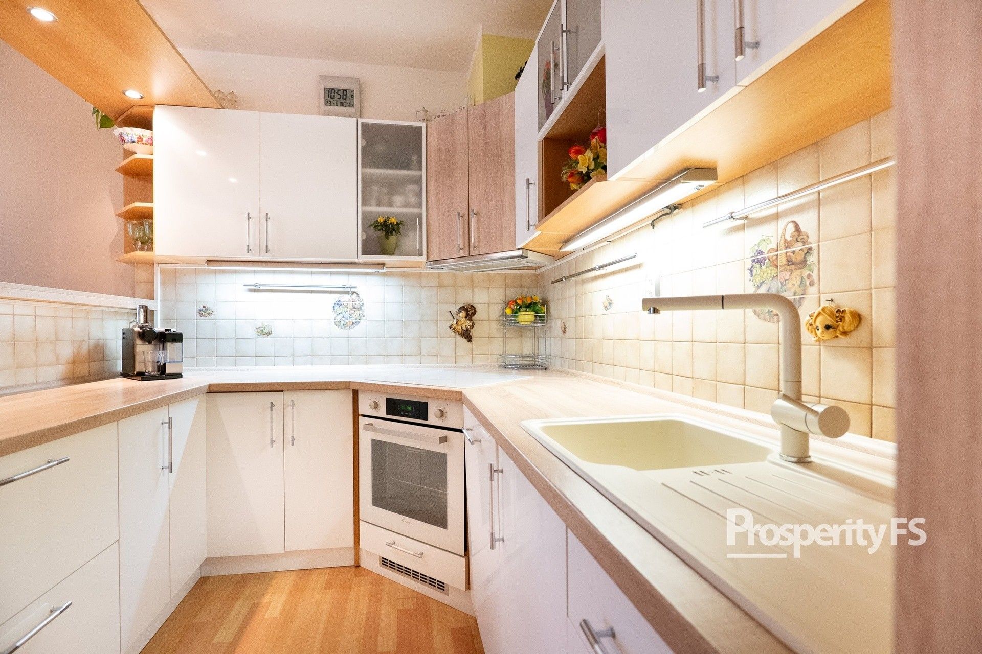 Prodej byt 2+kk - Ve žlíbku, Praha, 55 m²