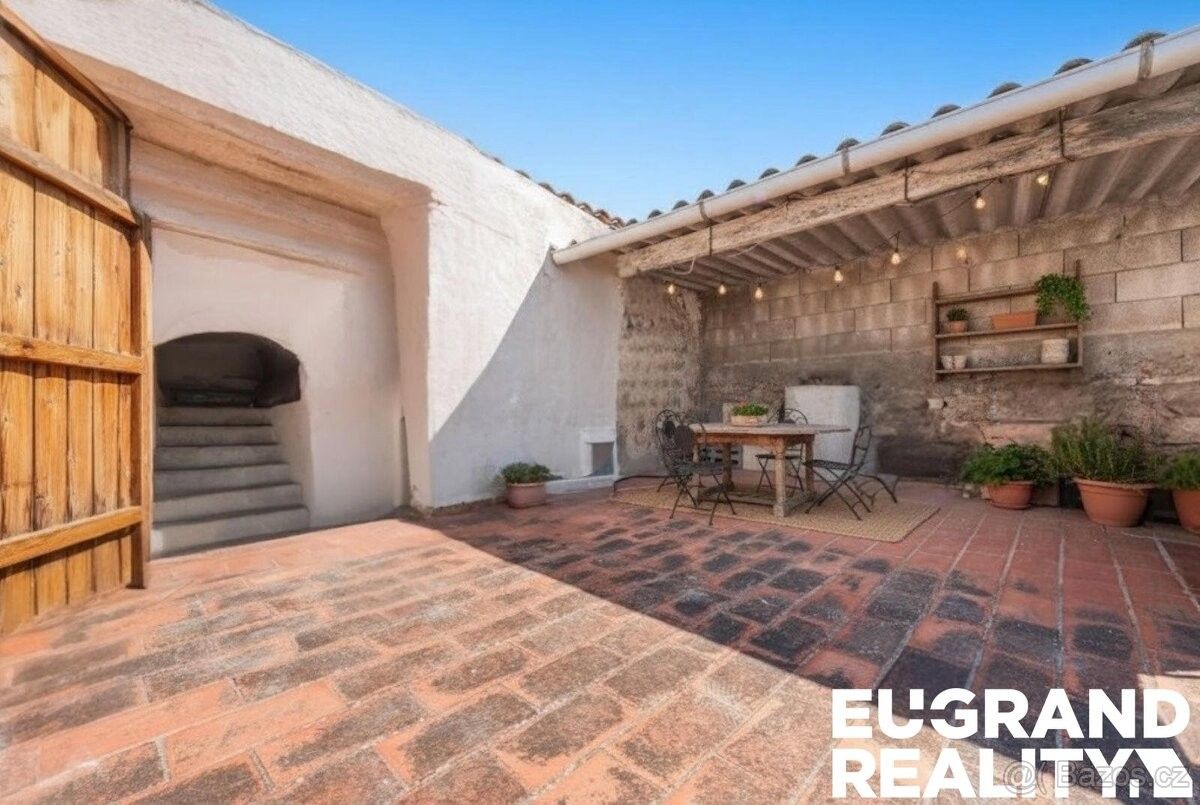 Rodinné domy, 987 66, Zahraničí