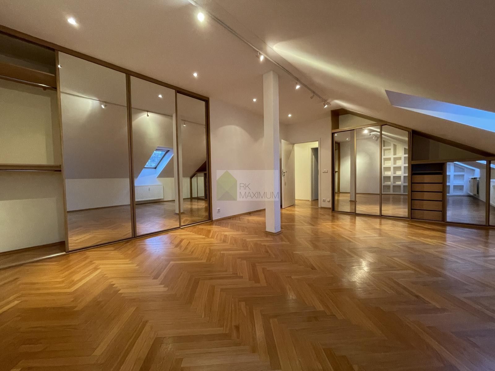 3+kk, Levá, Praha, 150 m²